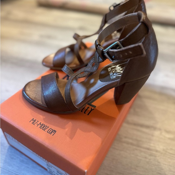 Miz Mooz Shoes - Like New Miz Mooz Size 36 EU
